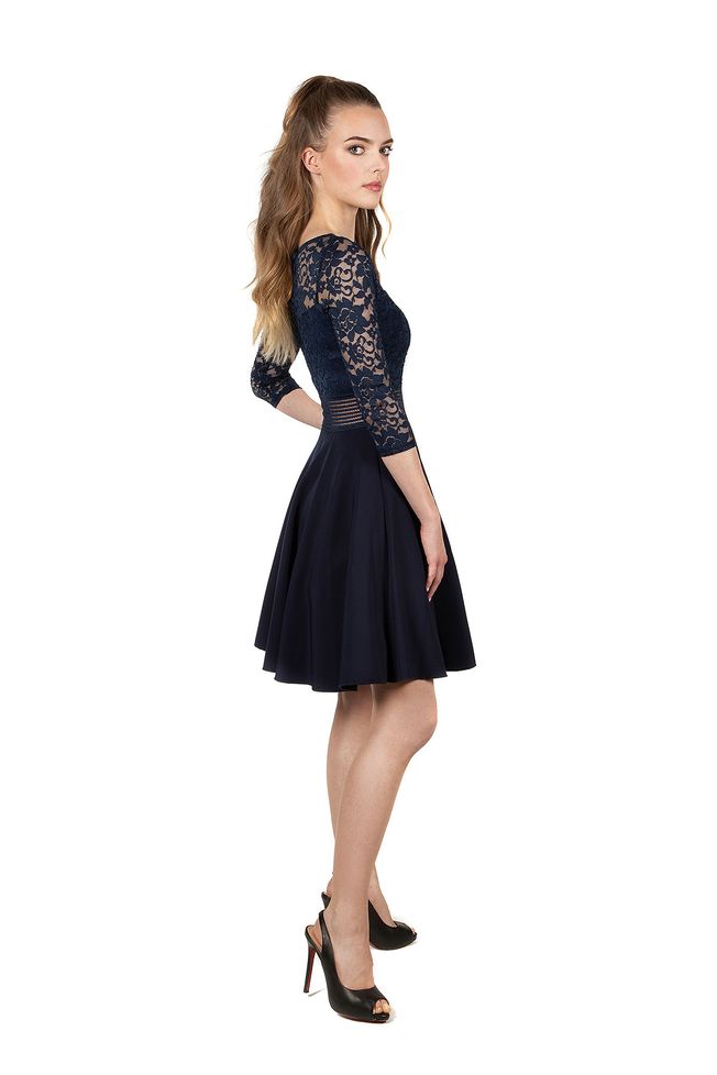 16261 Festkleid, langer Arm, Masheinsatz in Taille